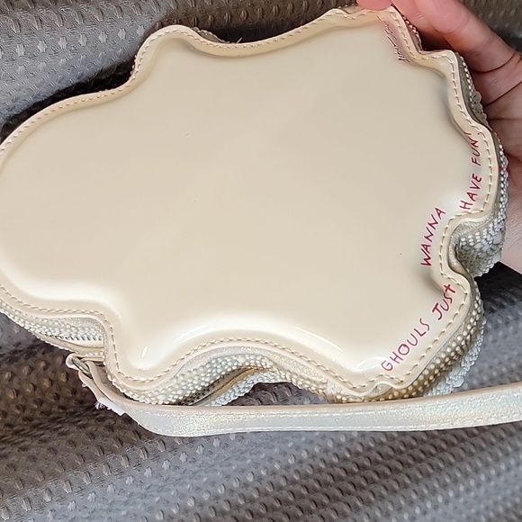 NWT Betsey Johnson Boo-Tiful Ghoul Ghost Cross Body Bag - Picture 2 of 8